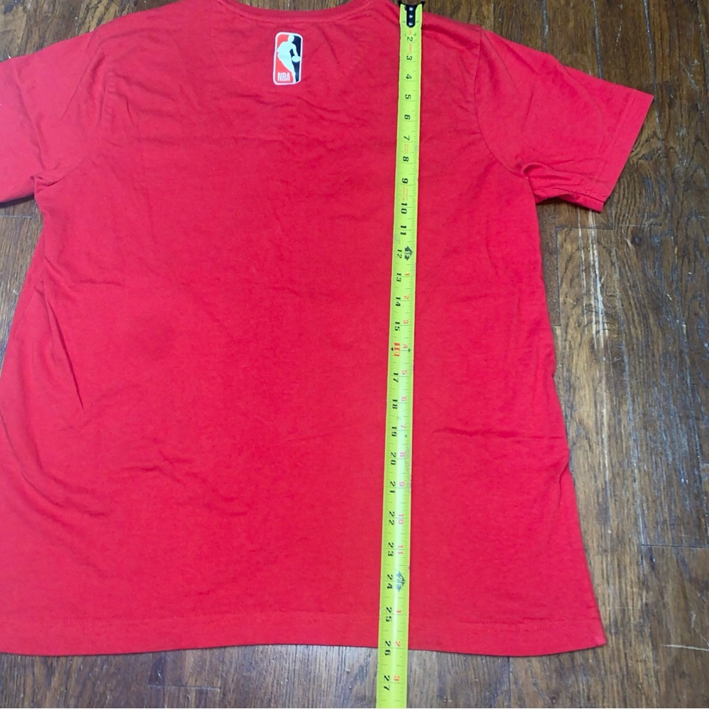 Chicago Bulls Tshirt - Women’s Large NBA - Picture 6 of 7